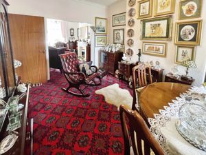 Lounge dining room- click for photo gallery